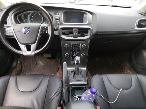 [佛山·粤E] 二手沃尔沃沃尔沃V402015款 1.6T 智雅版