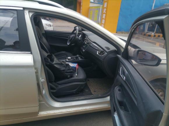 [武汉·鄂A] 二手荣威荣威Ei52018款 互联网豪华版