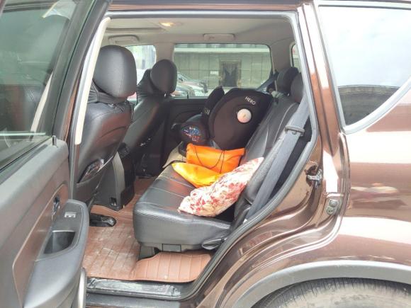 [成都·川A] 二手双龙雷斯特W2014款 2.0T 四驱豪华导航版7座