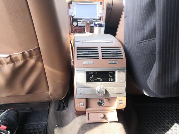 [合肥·皖A] 二手大众辉腾2011款 3.6L V6 5座加长舒适版