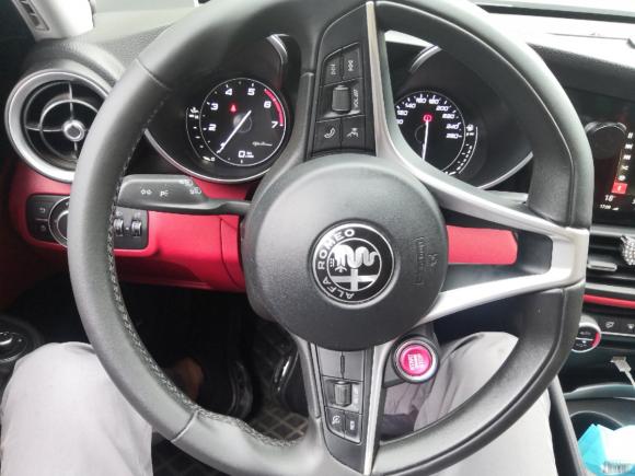 [武汉·鄂A] 二手阿尔法罗密欧Giulia2017款 2.0T 200HP 精英版