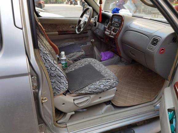 [无锡·苏B] 二手日产帕拉丁2004款 2.4L 两驱黑内饰型