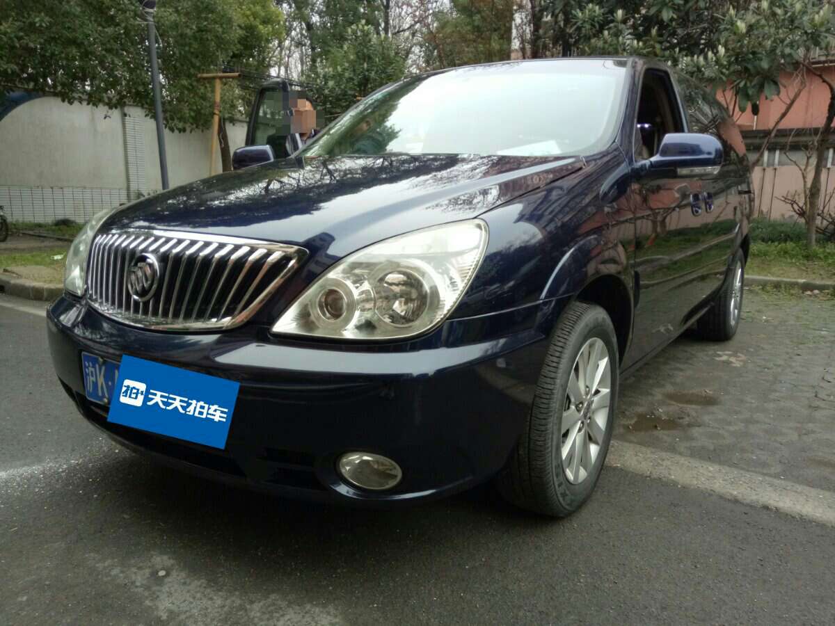 别克别克gl8开7年竟然一下子贬值这么多!车主:我后悔死买它了!