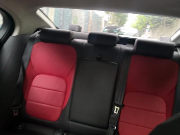 [济南·鲁A] 二手捷豹捷豹XE2018款 2.0T 300PS 四驱R-Sport运动版