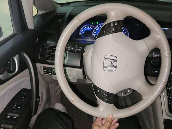 [无锡·苏B] 二手本田艾力绅2015款 2.4L VTi-S尊贵版