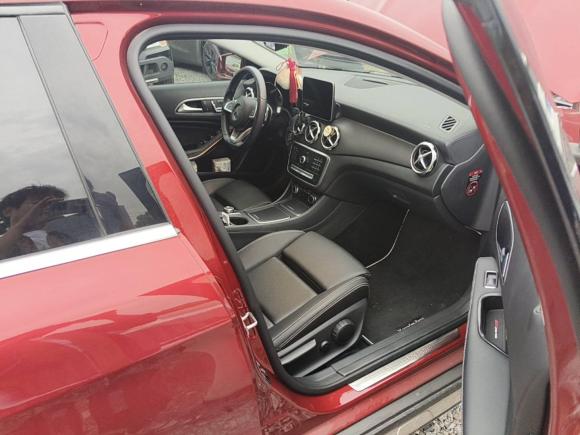 [上海·沪A] 二手奔驰奔驰GLA2019款 GLA 200 时尚型