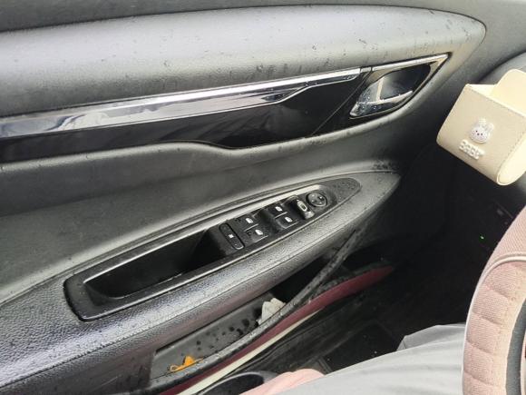 [南京·辽A] 二手雪铁龙世嘉2016款 经典 三厢 1.6L 手动CNG