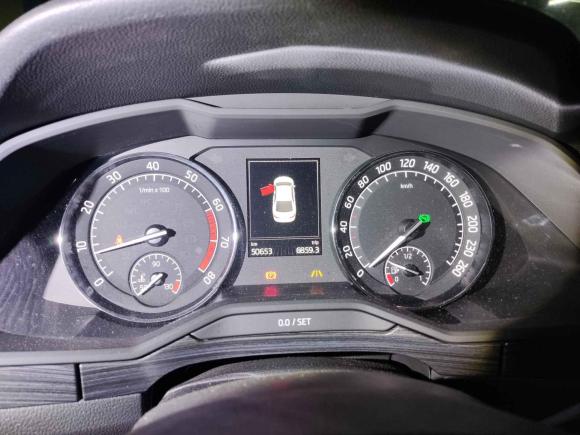 [武汉·鄂A] 二手斯柯达速派2016款 TSI330 DSG智行版