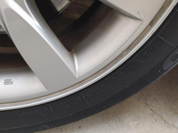 [佛山·粤Y] 二手斯巴鲁力狮2010款 2.0i豪华旅行版