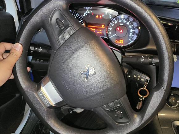 [义乌·赣G] 二手标致标致30082016款 2.0L 自动标准版