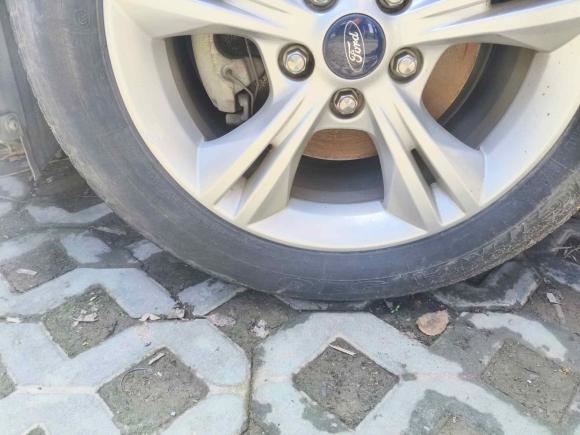 [上海·皖A] 二手福特福克斯2018款 两厢经典 1.6L 自动舒适型智行版