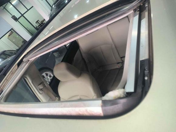 [广州·粤A] 二手斯巴鲁傲虎2011款 2.5i豪华版