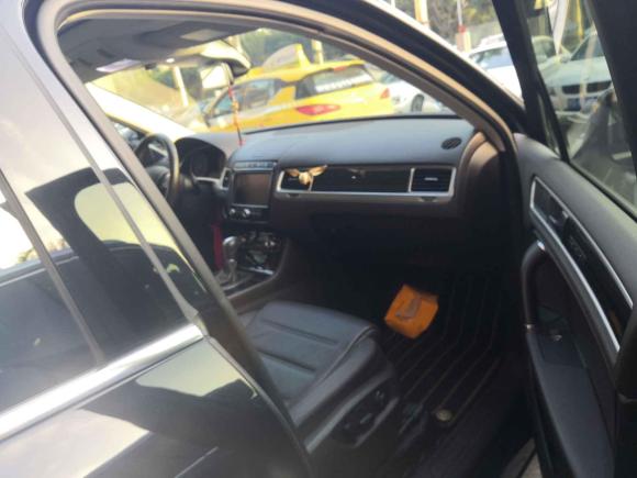 [广州·粤A] 二手大众途锐2017款 3.0TSI 驭岳型