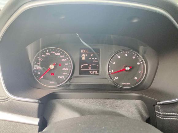 [济南·鲁A] 二手荣威荣威RX52016款 20T 两驱手动旗舰版