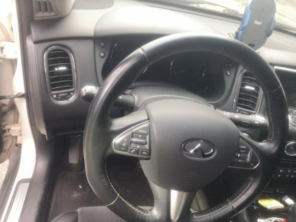 [佛山·粤Y] 二手英菲尼迪英菲尼迪QX502015款 2.5L 舒适版