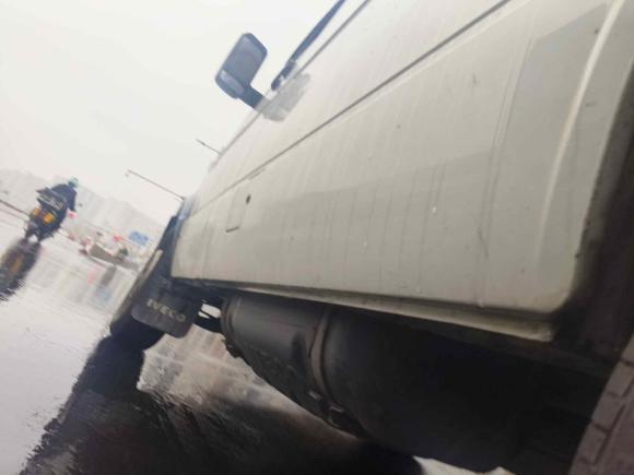 [上海·沪J] 二手依维柯依维柯得意2017款 2.5T A35客车5-7座47Z5