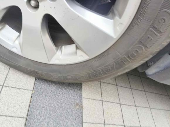 [无锡·苏B] 二手斯巴鲁傲虎2010款 2.5i豪华导航版