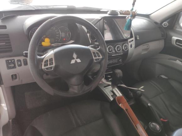 [广州·粤A] 二手三菱帕杰罗·劲畅2013款 3.0L 自动四驱行政版