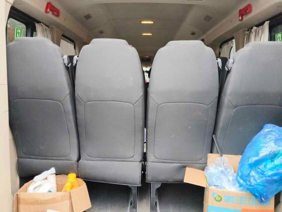 [上海·沪F] 二手上汽大通MAXUS新途V902019款 2.0T手动智达后驱双胎加长轴高顶15座