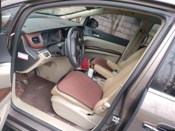 [上海·苏U] 二手别克别克GL82014款 2.4L CT豪华商务舒适版