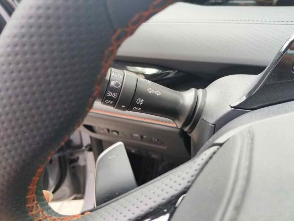 [深圳·粤L] 二手长安长安UNI-V2022款 1.5T 尊贵型