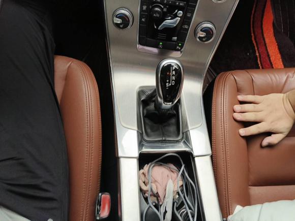 [金华·浙G] 二手沃尔沃沃尔沃S602015款 S60L 2.0T 智远版