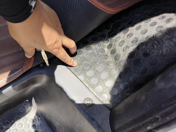 [南通·苏F] 二手上汽大通MAXUS新途V802021款 2.0T AMT经典傲运通短轴中顶5/6座