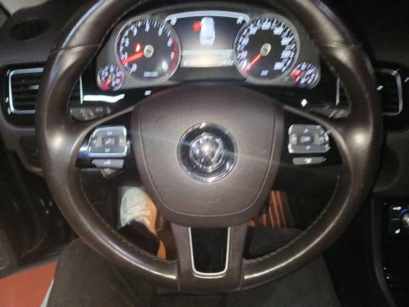 [青岛·鲁A] 二手大众途锐2017款 3.0TSI 拓野型