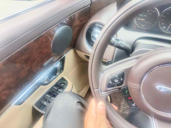 [成都·川G] 二手捷豹捷豹XJ2014款 XJL 3.0 SC 四驱全景商务版