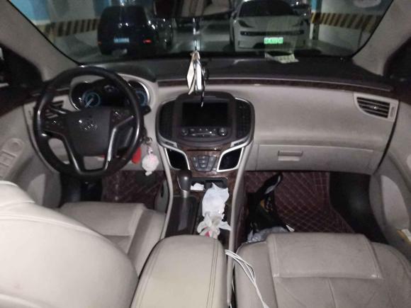 [成都·粤T] 二手别克君越2013款 2.4L SIDI领先舒适型