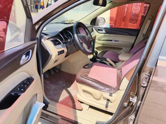 [上海·豫Q] 二手宝骏宝骏7302016款 改款 1.5L 手动标准型 7座 国V