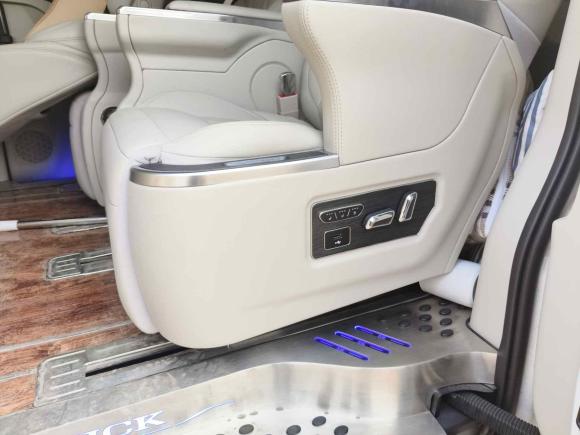 [济南·鲁A] 二手别克别克GL82023款 ES陆尊 舒适型