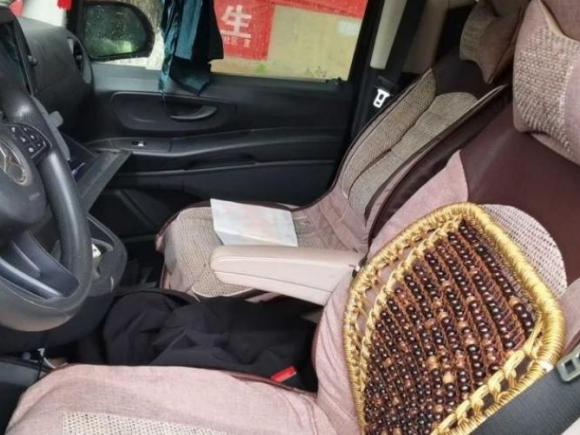 [南昌·赣C] 二手奔驰威霆2016款 2.0T 精英版