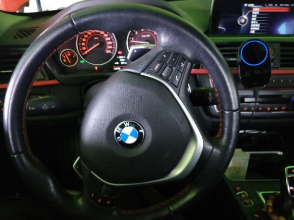 [上海·沪B] 二手宝马宝马3系2014款 328i 运动设计套装