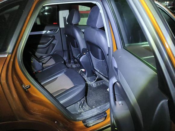 [武汉·鄂A] 二手奥迪奥迪Q32016款 30 TFSI 时尚型