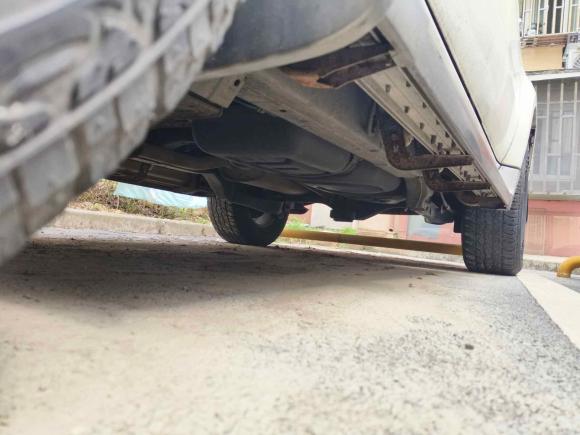 [上海·沪A] 二手江铃驭胜S3502013款 2.4T 自动两驱柴油豪华版5座