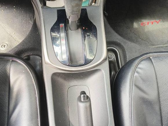 [广州·粤H] 二手本田锋范2015款 1.5L CVT豪华版