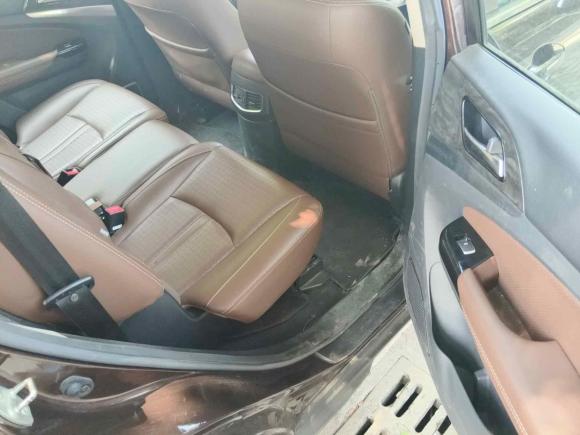 [南京·苏A] 二手比亚迪比亚迪S72016款 2.0T 自动尊贵型Plus