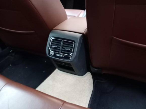 [上海·沪A] 二手大众凌渡2015款 330TSI DSG豪华版