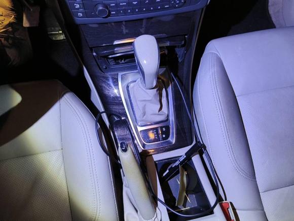 [深圳·粤B] 二手雪铁龙雪铁龙C52013款 2.0L 自动尊享型