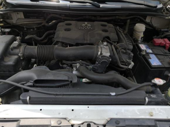 [南京·苏A] 二手三菱帕杰罗・劲畅2013款 3.0L 自动四驱行政版