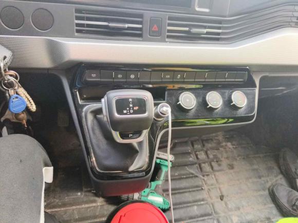 [杭州·浙E] 二手东风御风御风2023款 V9+ 2.0T 自动前驱多功能短轴低顶5/6座