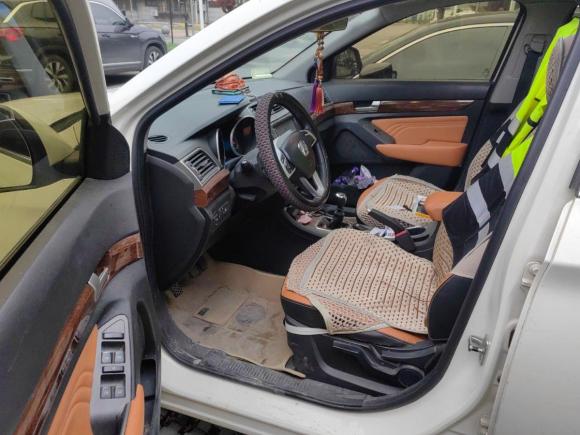 [苏州·苏E] 二手北汽威旺北汽威旺S502016款 1.5T 手动乐动尊享型