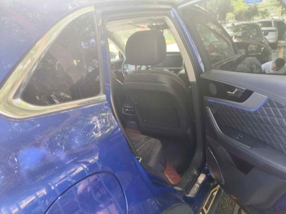 [深圳·川R] 二手红旗红旗HS52019款 2.0T 智联旗享四驱版