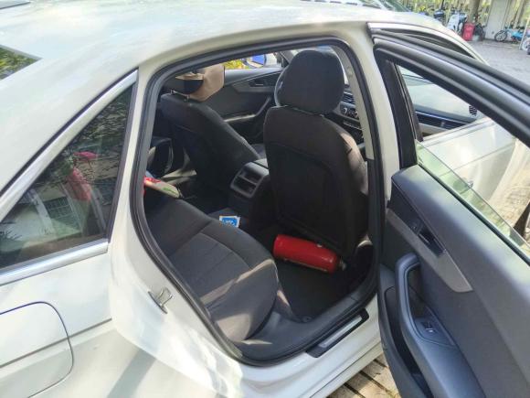 [上海·沪C] 二手奥迪奥迪A4L2018款 30周年年型 40 TFSI 进取型