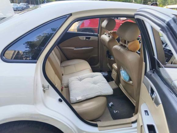 [苏州·苏E] 二手别克凯越2013款 1.5L 自动经典型