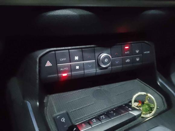 [无锡·苏B] 二手魏牌魏牌 VV62018款 2.0T 四驱旗舰型 国V