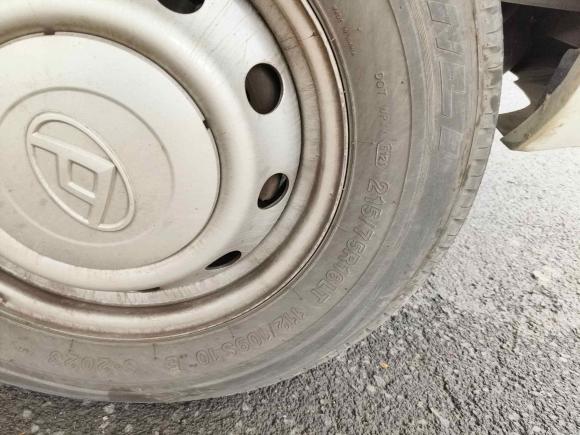 [合肥·皖A] 二手上汽大通MAXUS新途V802021款 2.0T 手动经典傲运通短轴中顶5/6座