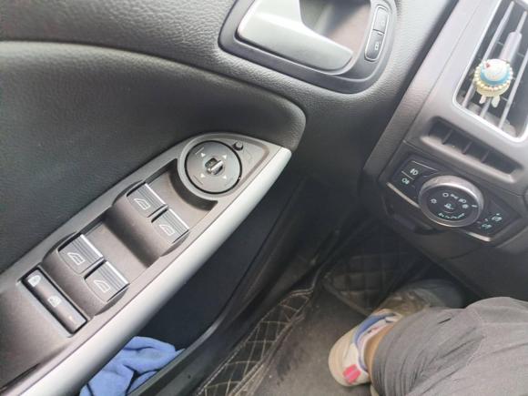 [上海·沪C] 二手福特福克斯2015款 两厢 EcoBoost 180 自动运动型