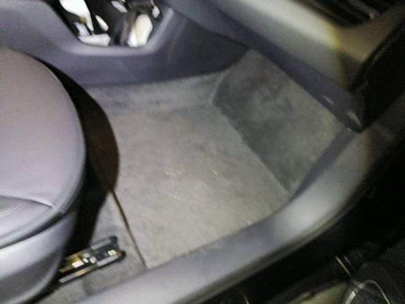 [成都·川A] 二手红旗红旗E-QM52023款 改款 基础出行版